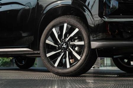 Mitsubishi Xpander PremiumXpander Premium màu đen (9)-min